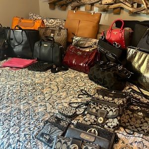 Live Show Listing Bags